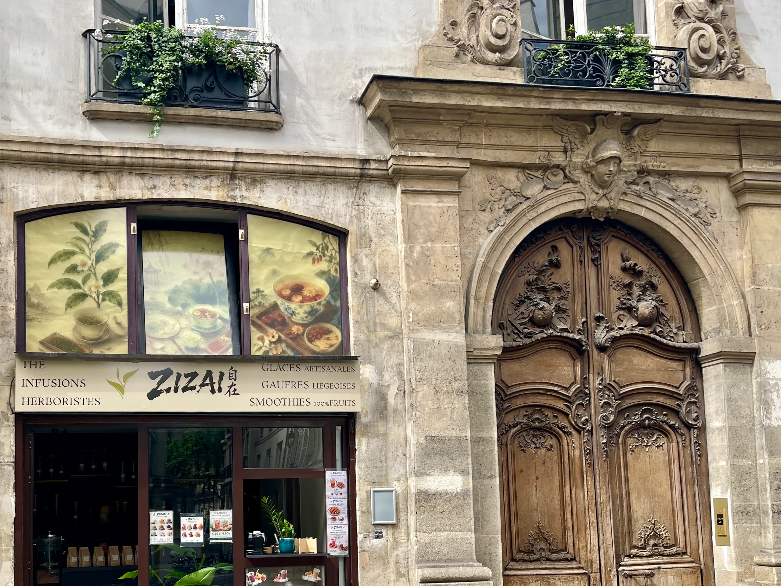 Devanture de la boutique ZIZAI, rue Monsieur le Prince